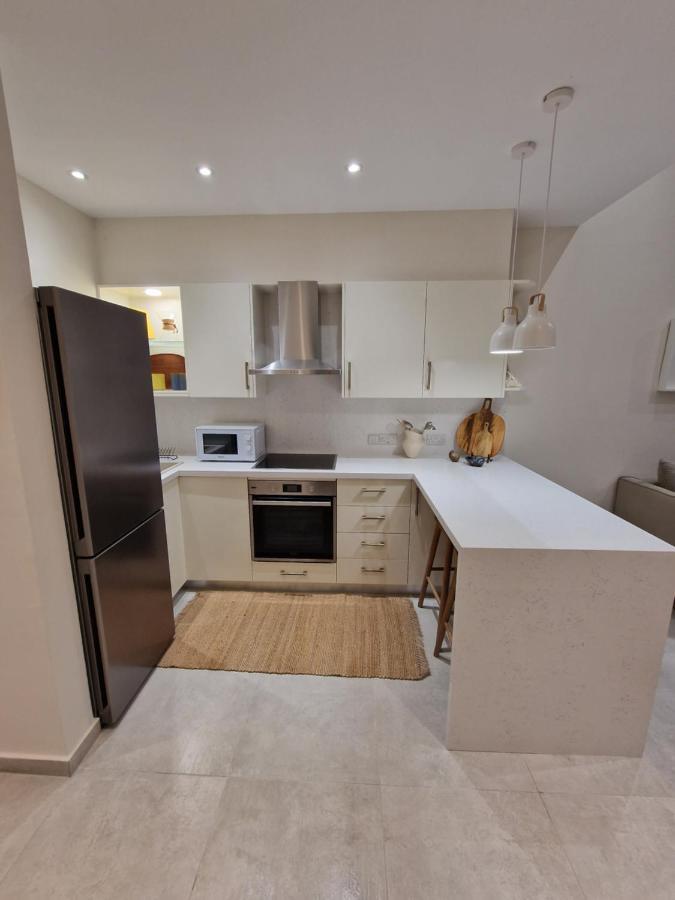 Poseidon'S Limnaria Apartment Paphos Ngoại thất bức ảnh