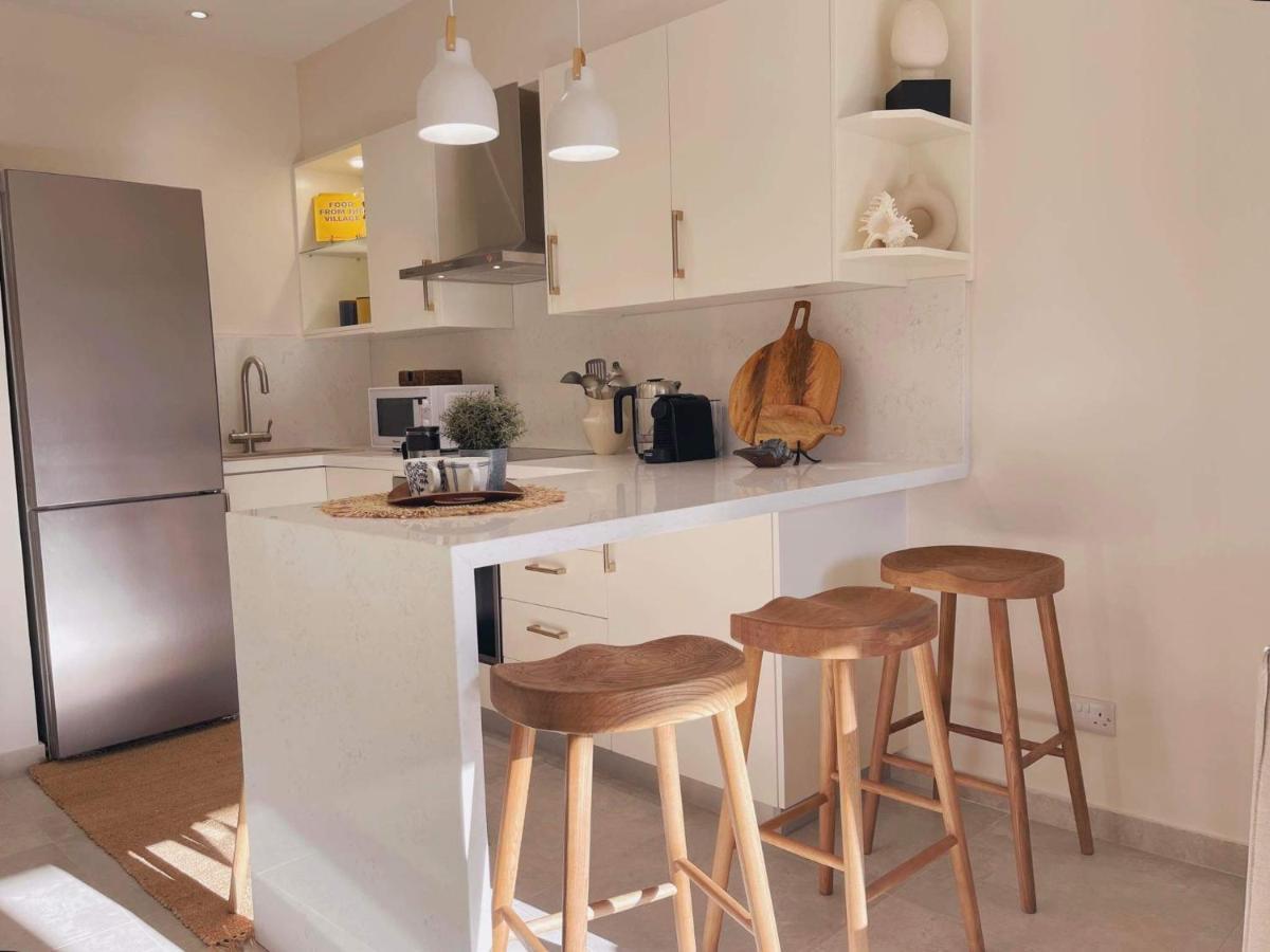 Poseidon'S Limnaria Apartment Paphos Ngoại thất bức ảnh
