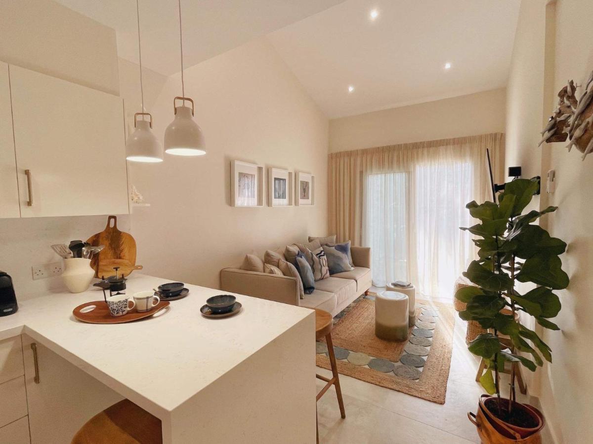 Poseidon'S Limnaria Apartment Paphos Ngoại thất bức ảnh